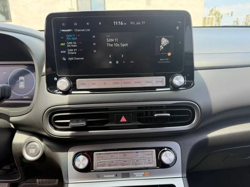 Used 2023 Hyundai Kona Limited FWD image 19