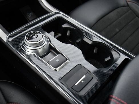 Used 2021 Ford Edge ST-Line w/ Class II Trailer Tow Package image 32