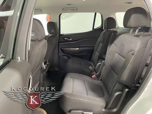 Used 2023 GMC Acadia SLE image 20