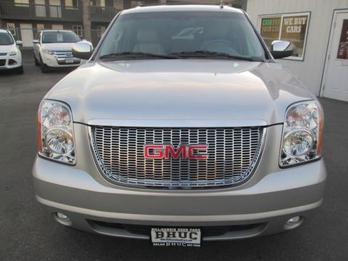 Used 2012 GMC Yukon XL SLT w/ SLT-2 Equipment Package image 2