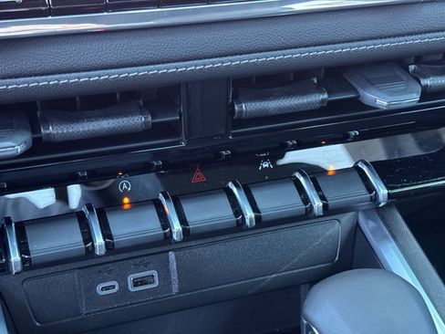 Used 2026 Chevrolet Colorado LT image 31