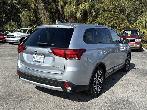 Used 2017 Mitsubishi Outlander SEL image 45