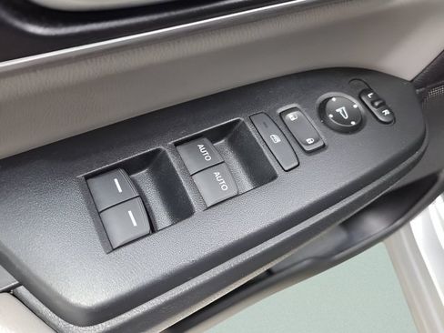 Used 2017 Honda CR-V Touring image 26