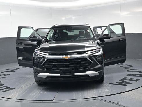 Certified 2025 Chevrolet TrailBlazer LT w/ Driver Confidence Package image 22