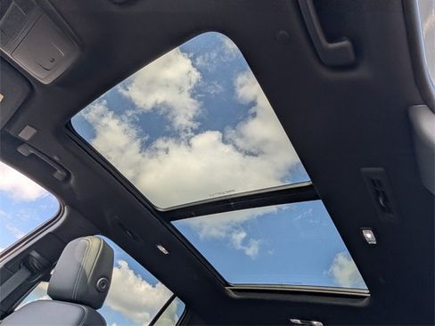 New 2026 Chevrolet Traverse LT w/ Sun and Wheel Package image 8