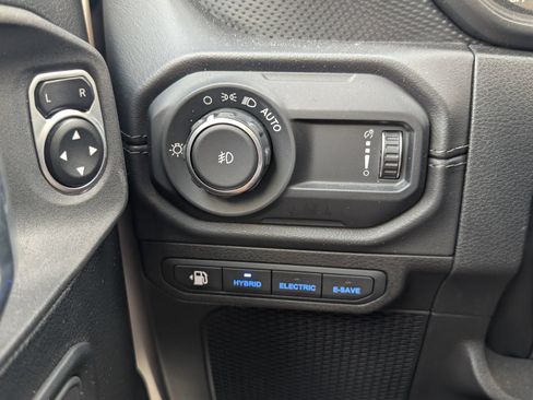 Used 2024 Jeep Wrangler Unlimited Rubicon 4xe AWD/4WD image 18