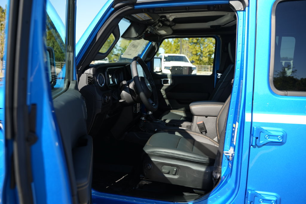 New 2026 Jeep Gladiator Sport AWD/4WD image 10