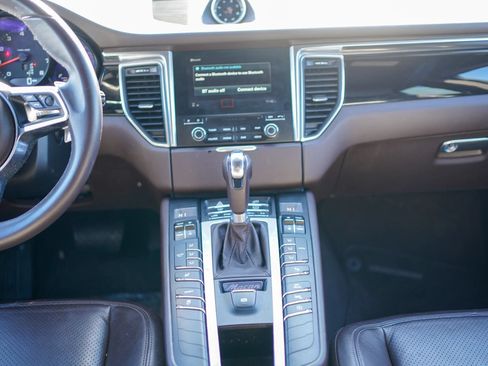 Used 2018 Porsche Macan AWD/4WD image 19