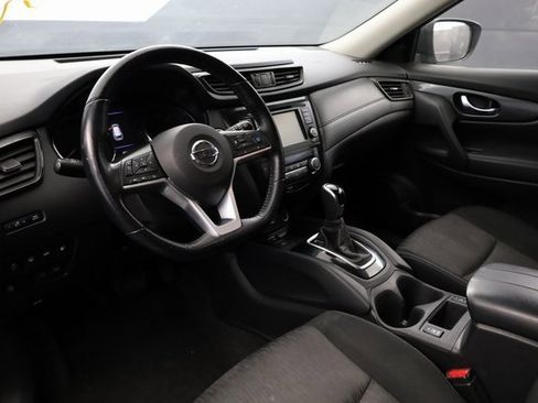 Used 2020 Nissan Rogue SV w/ Premium Package image 10