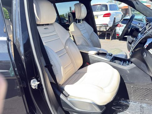 Used 2014 Mercedes-Benz GL 63 AMG 4MATIC image 23