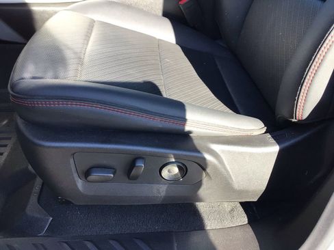 Used 2024 GMC Canyon AT4X image 19