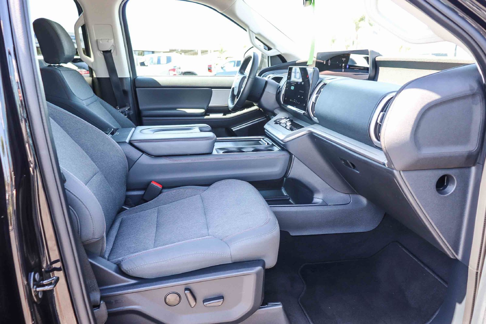 Certified 2025 Ford Expedition Max Active RWD image 17
