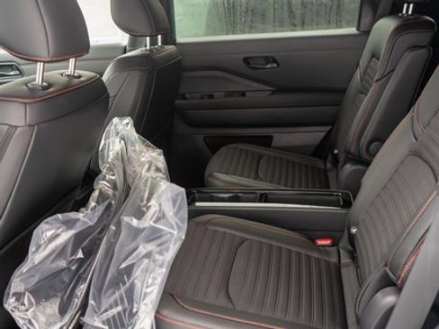 New 2026 Nissan Pathfinder SV image 8