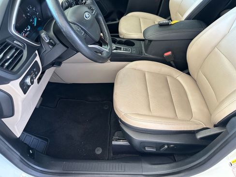 Certified 2020 Ford Escape SEL FWD image 18