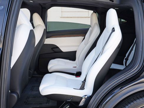 Used 2023 Tesla Model X AWD/4WD image 45