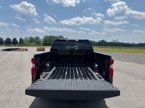Used 2023 Chevrolet Silverado 1500 LT AWD/4WD image 19