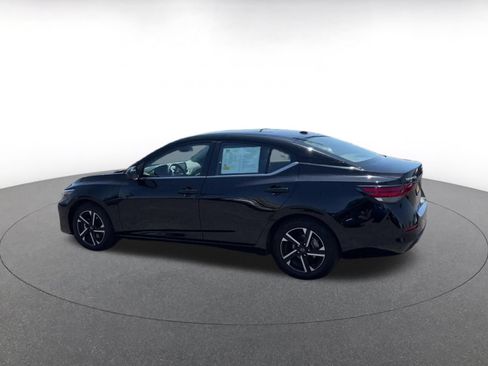 Used 2025 Nissan Sentra SV FWD image 10