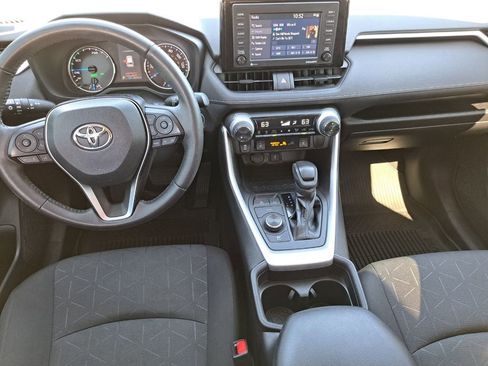 Used 2021 Toyota RAV4 XLE w/ Convenience Package image 18