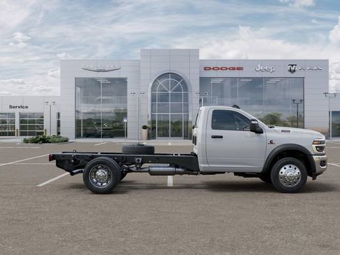 New 2026 RAM 5500 Tradesman w/ Chrome Appearance Group image 21