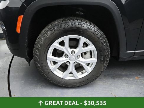 Used 2023 Jeep Grand Cherokee Limited AWD/4WD image 15