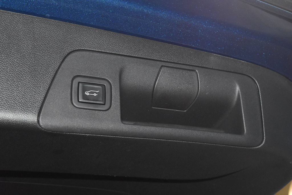 Used 2023 Buick Envision Avenir FWD image 36
