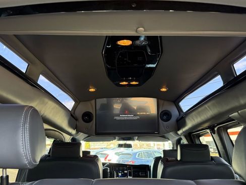 Used 2023 Chevrolet Express 2500 RWD image 30