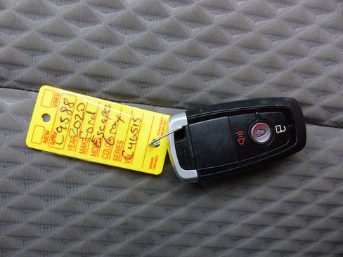 Used 2020 Ford Escape SE image 47