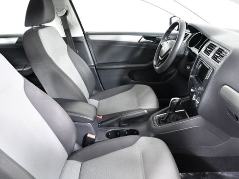 Used 2017 Volkswagen Jetta S image 25