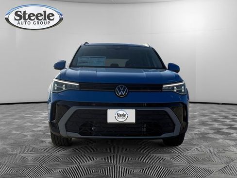 New 2025 Volkswagen Taos SE image 8