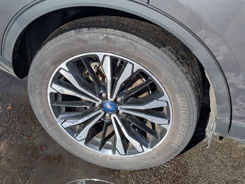 Used 2021 Ford Escape SE w/ SE Sport Appearance Package image 23