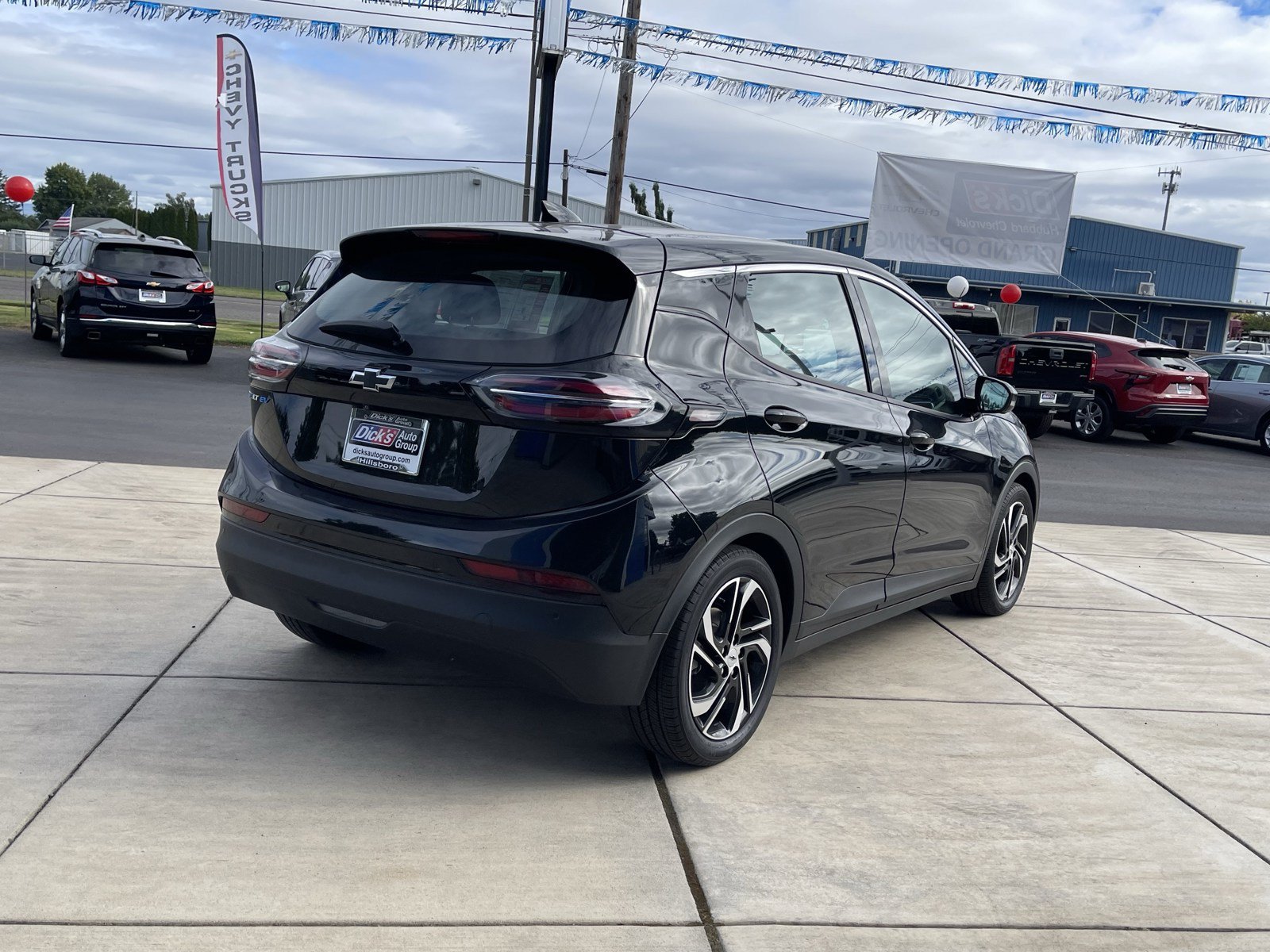 Used 2023 Chevrolet Bolt LT w/ Infotainment Package FWD image 5