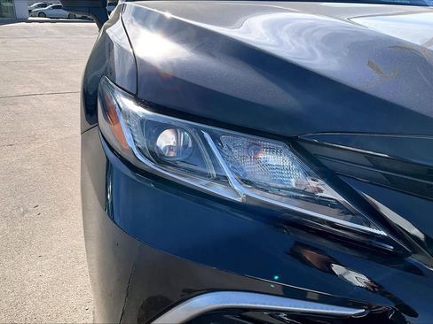 Used 2021 Toyota Camry LE image 27