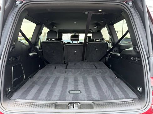 Used 2024 Jeep Wagoneer Series II w/ Flexible Seating Group RWD image 11