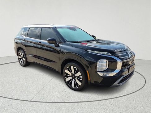 New 2025 Mitsubishi Outlander SEL image 3