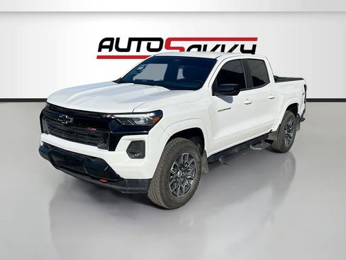 Used 2024 Chevrolet Colorado Z71 w/ Z71 Convenience Package 2 AWD/4WD image 3