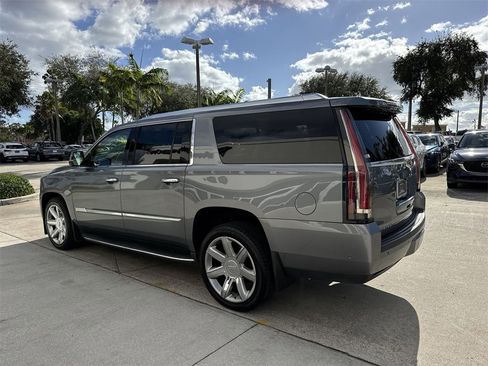 Used 2020 Cadillac Escalade ESV Luxury image 13