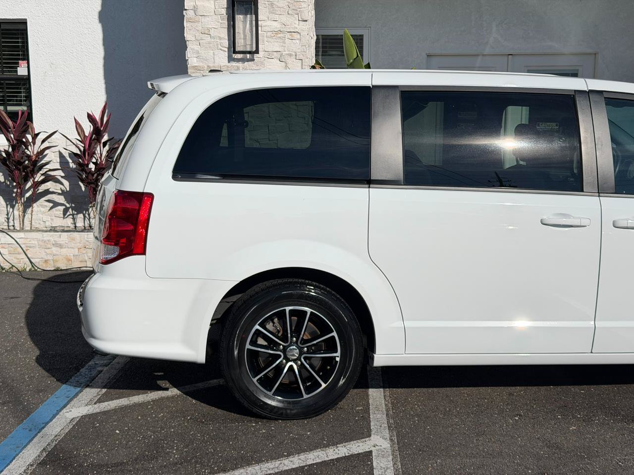 Used 2019 Dodge Grand Caravan GT FWD image 15