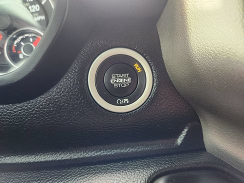 Used 2021 RAM 1500 Laramie AWD/4WD image 19