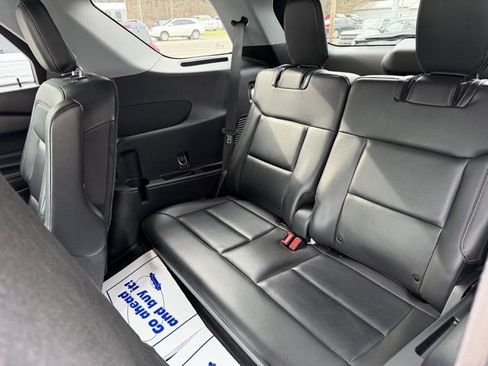 Used 2021 Ford Explorer XLT w/ Equipment Group 202A image 10