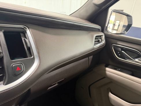 Used 2021 GMC Yukon SLT w/ SLT Luxury Plus Package AWD/4WD image 19