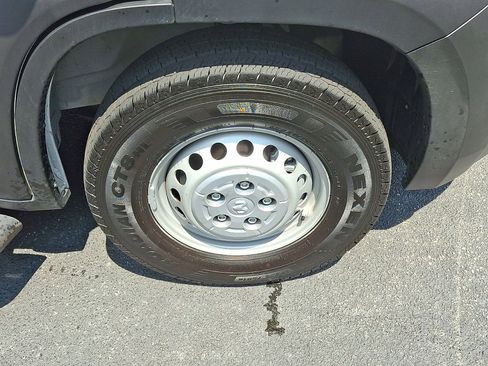 Used 2024 RAM ProMaster 2500 w/ Convenience Group image 27