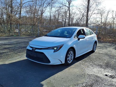 Certified 2024 Toyota Corolla LE image 3