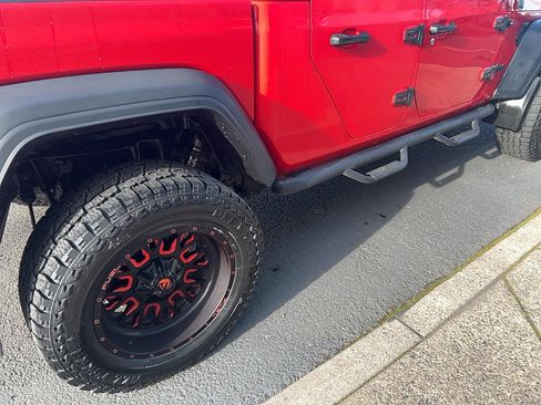 Used 2020 Jeep Gladiator Sport w/ Quick Order Package 24S image 19