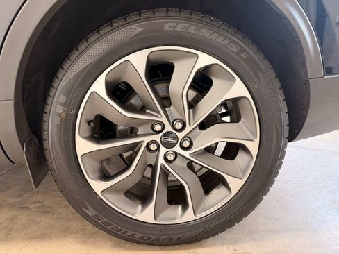 Used 2023 Lincoln Nautilus Reserve AWD/4WD image 13