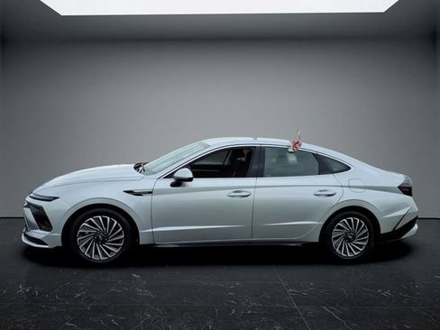 Used 2025 Hyundai Sonata SEL FWD image 6