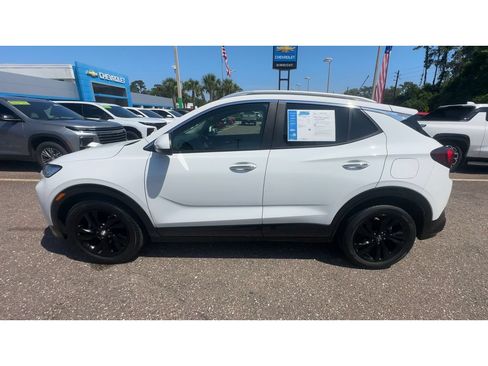 Used 2024 Buick Encore GX Sport Touring FWD image 5