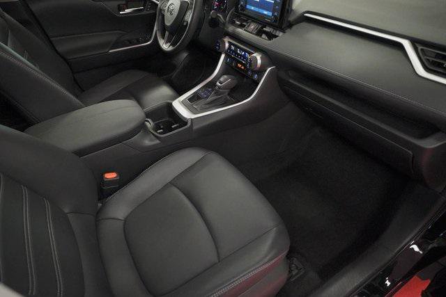 Certified 2022 Toyota RAV4 XLE Premium AWD/4WD image 32