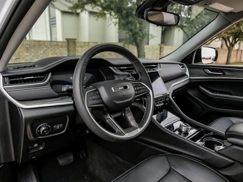 Used 2023 Jeep Grand Cherokee L Limited image 26