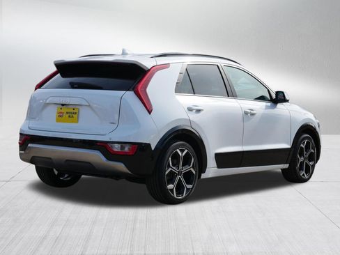 Certified 2023 Kia Niro EX Touring image 7