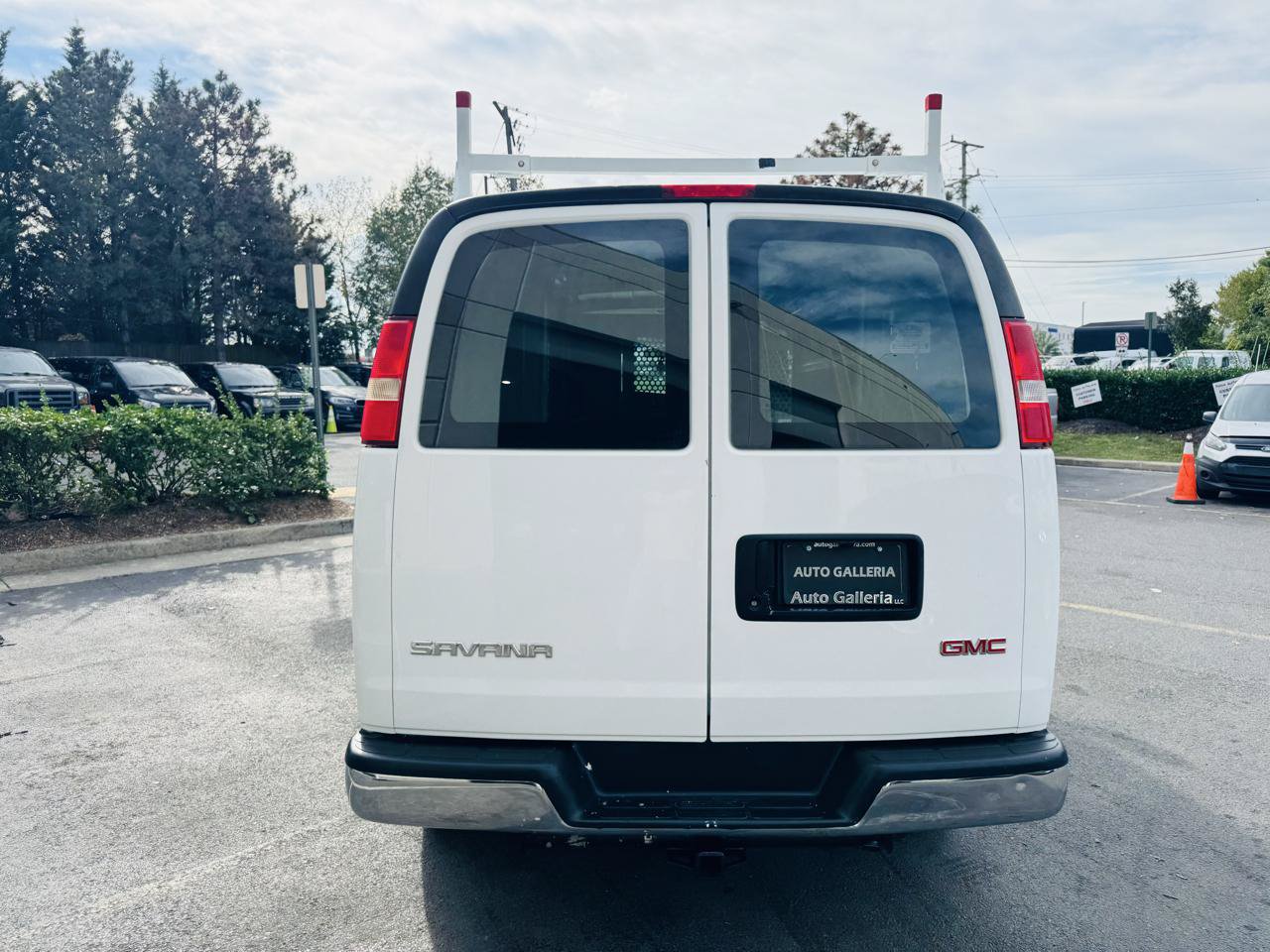 Used 2009 GMC Savana 2500 w/ Chrome Appearance Package RWD image 7